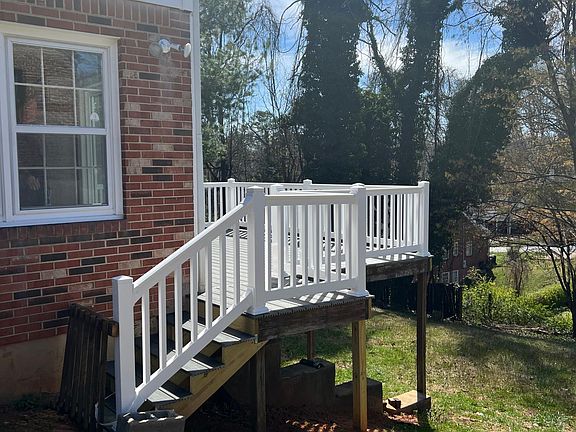 3rd image of 722 Jefferson St