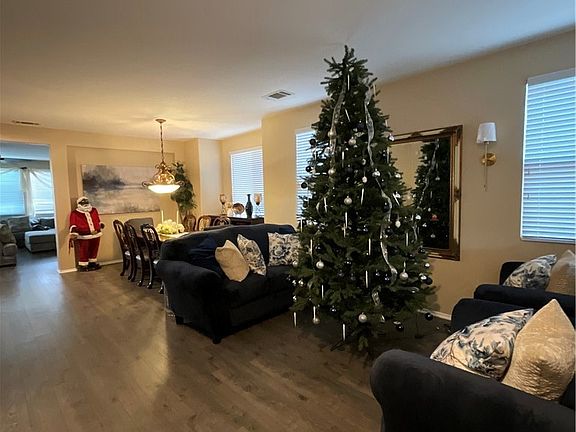 3rd image of 1234 Wellington Dr