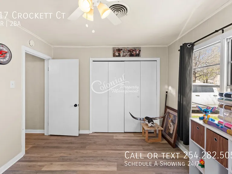 917 Crockett Ct — Photo 12