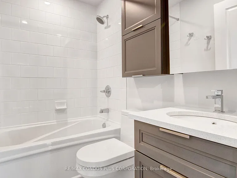 18 Yorkville Ave #2505 — Photo 37