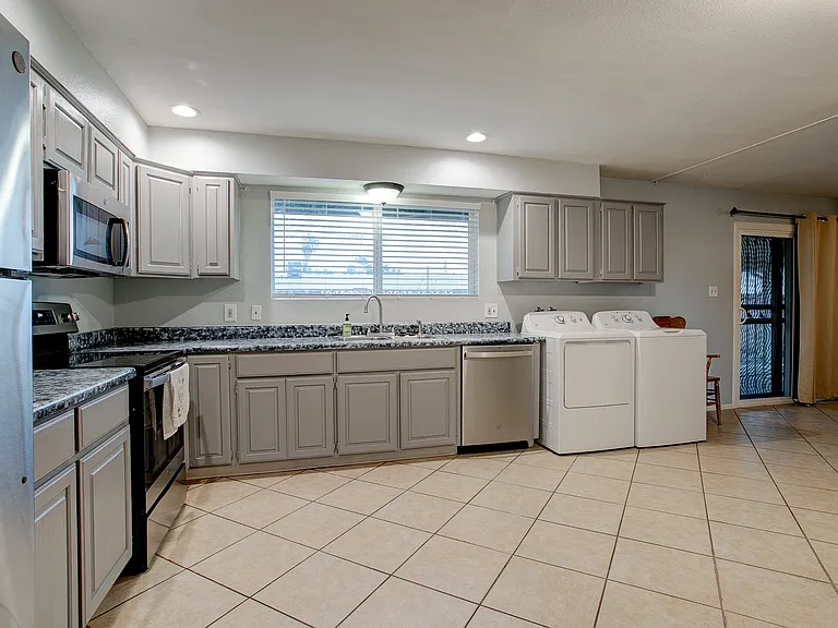 3417 W Marlette Ave — Photo 18