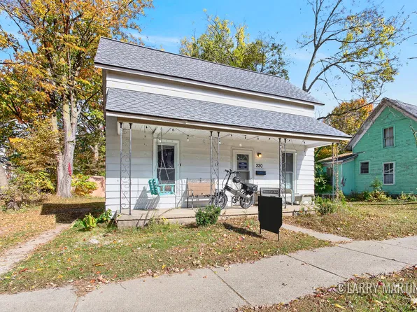 220 North St, Allegan, MI 49010