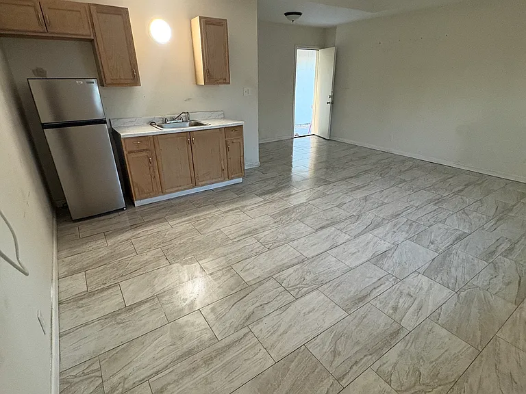 4576 Camarilla Ave — Photo 3