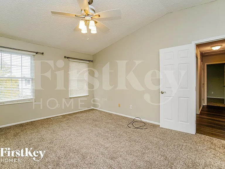 5241 Frisco Dr — Photo 10