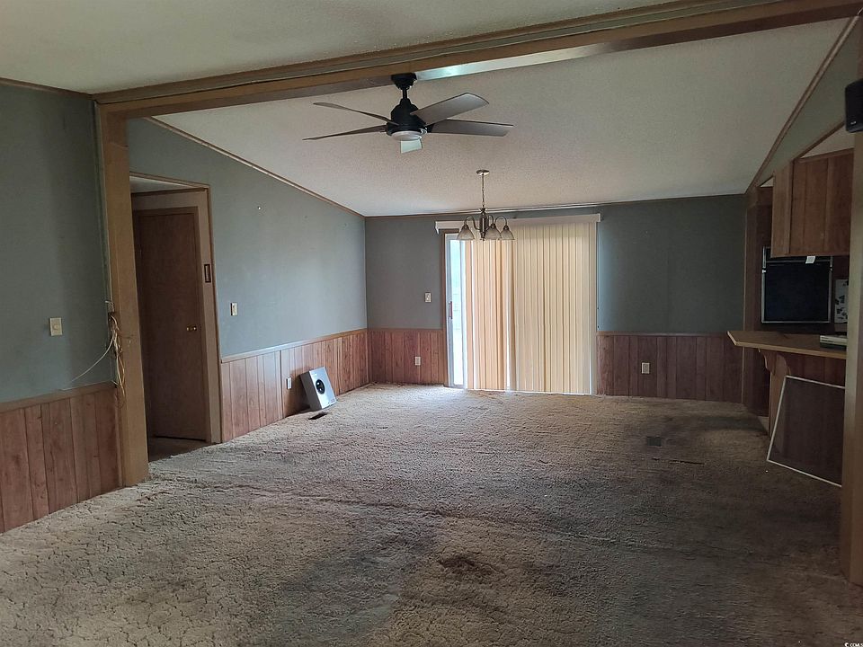 2nd image of 716 Inland Dr.