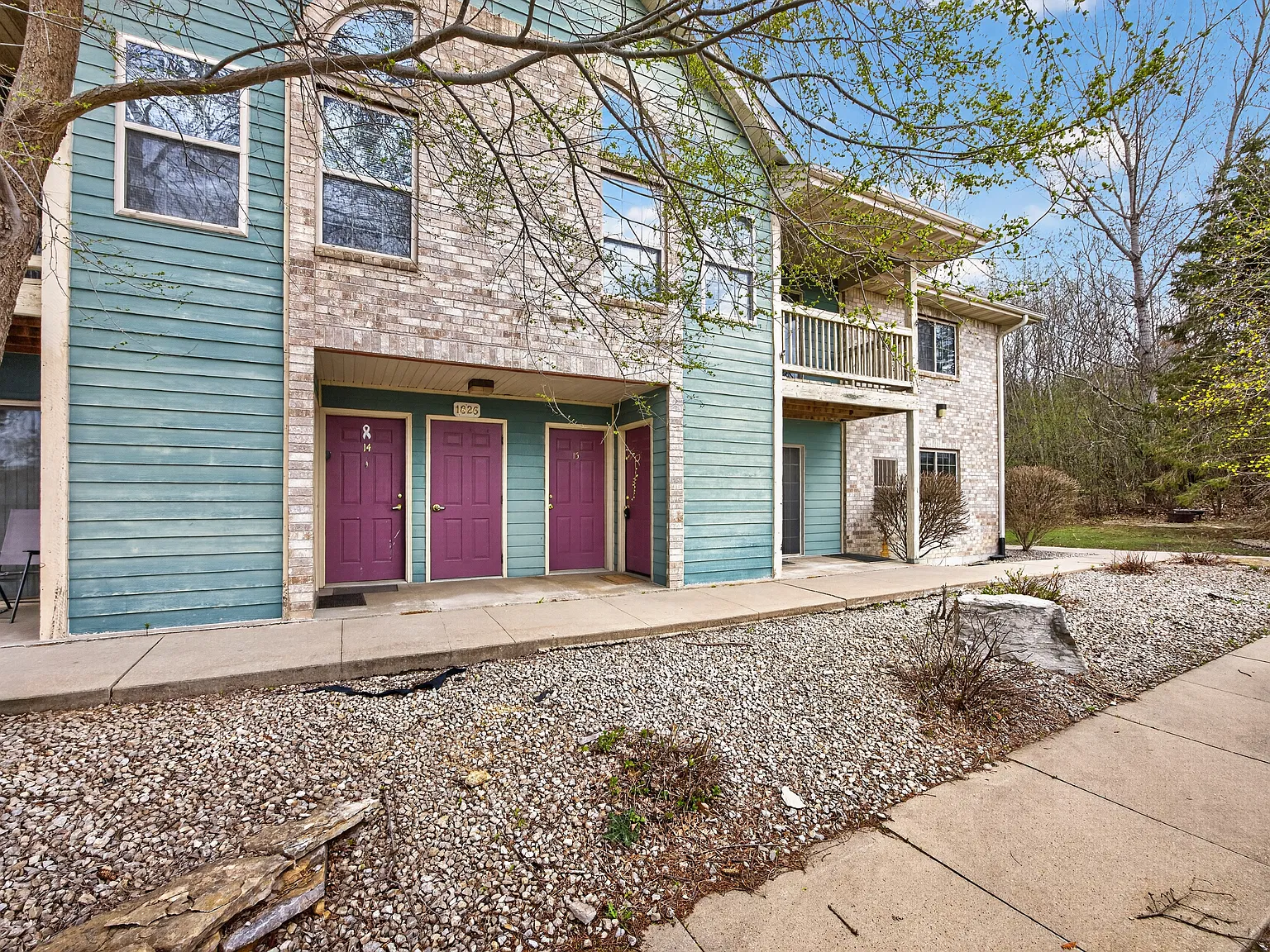 2 bed, 992 sqft, $1,350 — Photo 2