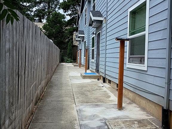 2nd image of 13015 SE Division St