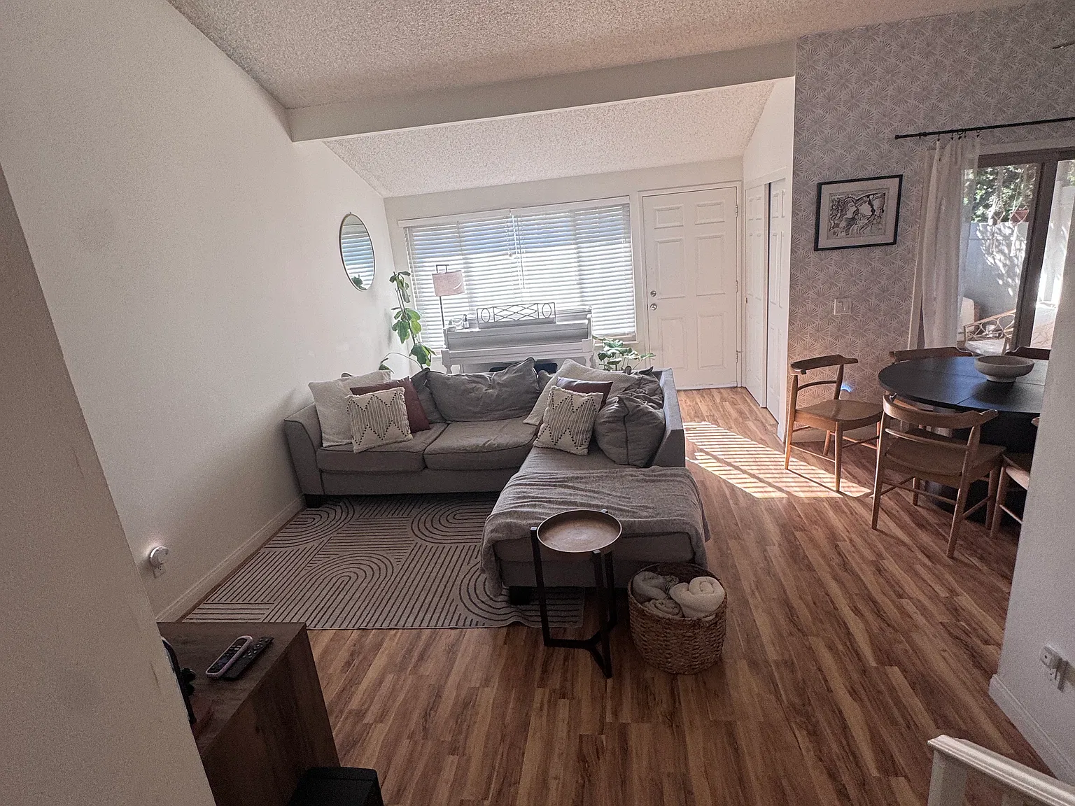 2 bed, 802 sqft, $2,900 — Photo 3