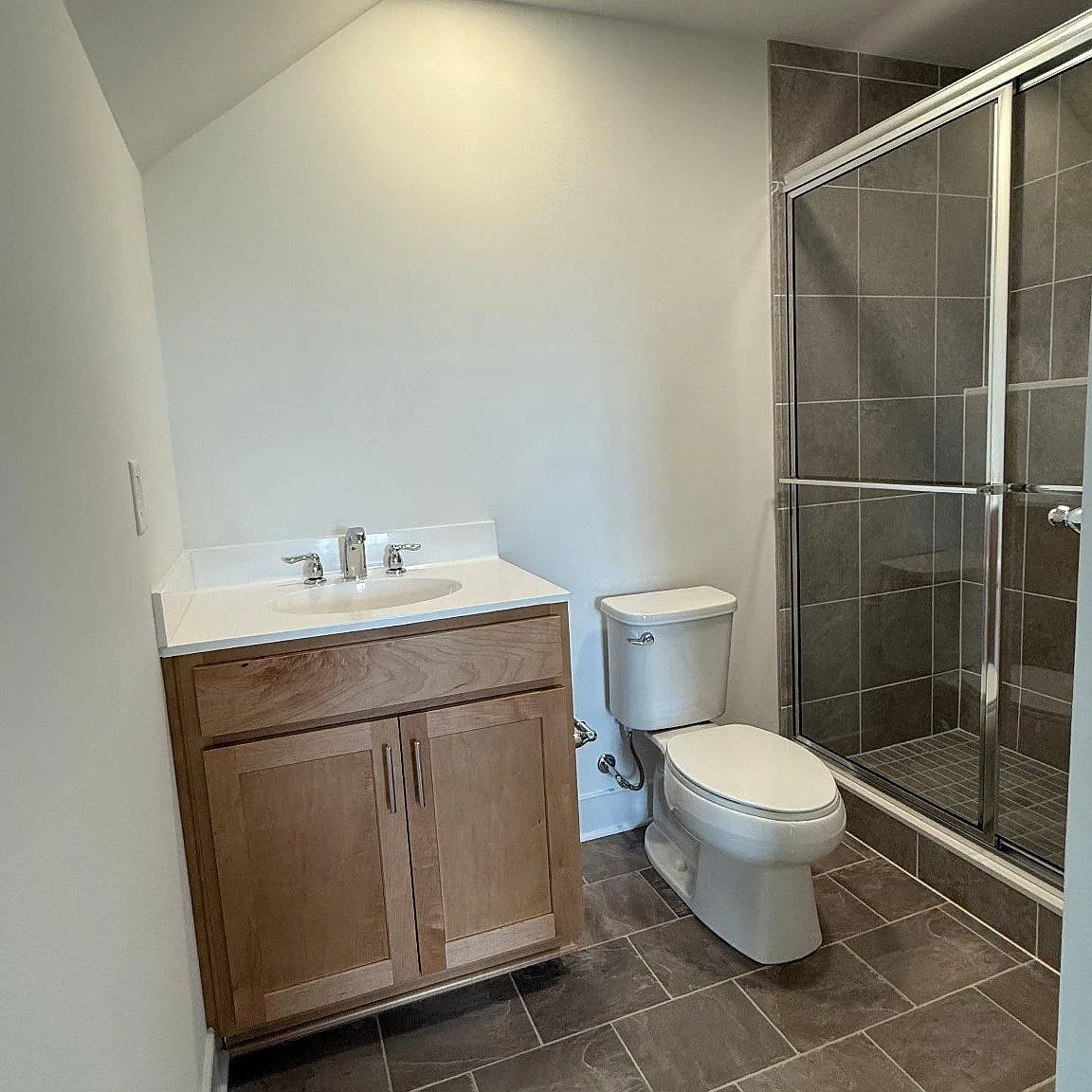 4 bed, 3.0 bath, 2165 sqft, $2,675 — Photo 4