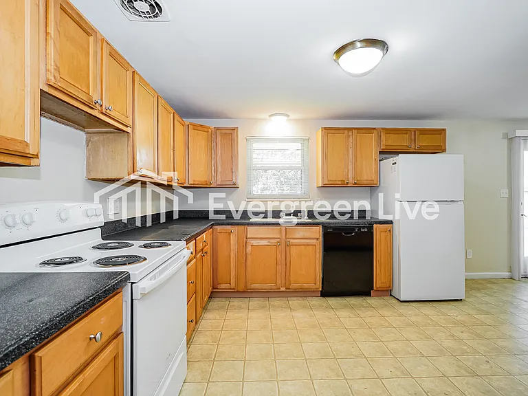 6868 Gilette Dr — Photo 8