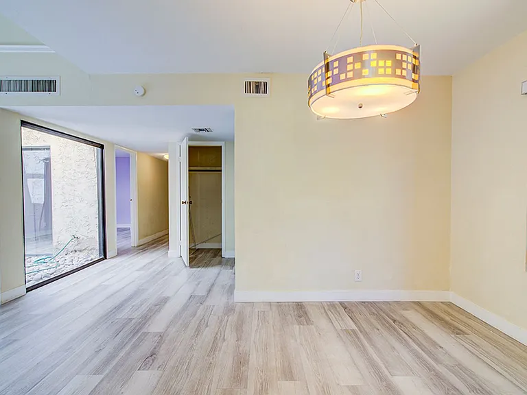 2574 Pera Cir — Photo 34