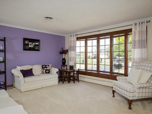 3rd image of 5769 Pascoe Park