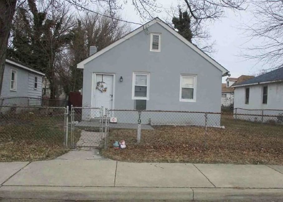 1st image of 19 Willis St