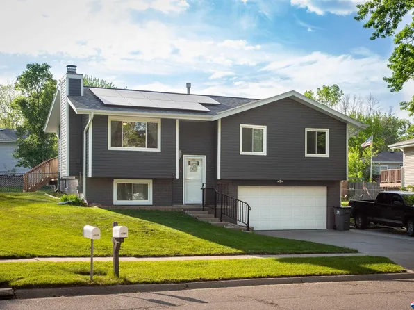 6155 NW 10th St, Lincoln, NE 68521