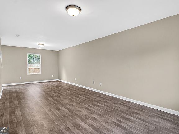 5th image of 203 N Cary St