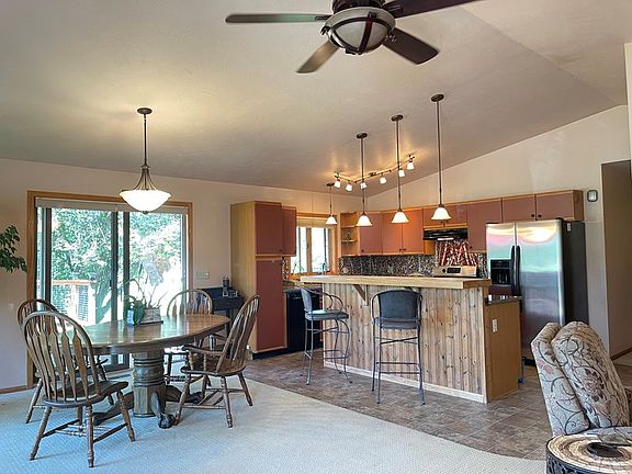 3rd image of 451 Upper Continental Dr