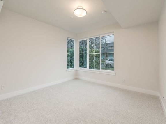5th image of 4060 N Montana Ave #102