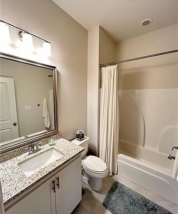 4th image of 2360 Bradbury Pl