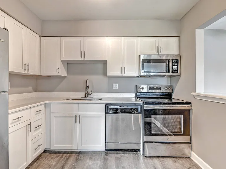 2x2 Kitchen