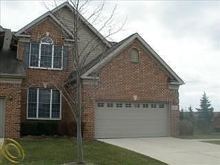 2nd image of 44855 Broadmoor Cir S