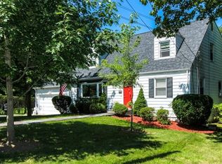 160 Bowbell Rd, White Plains, NY 10607