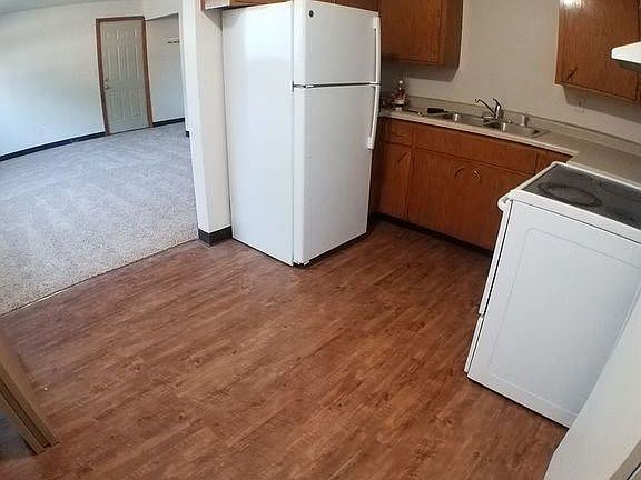 4th image of 921 19th St S APT 1
