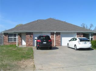 3194 Yorkshire Cir, Springdale, AR 72764