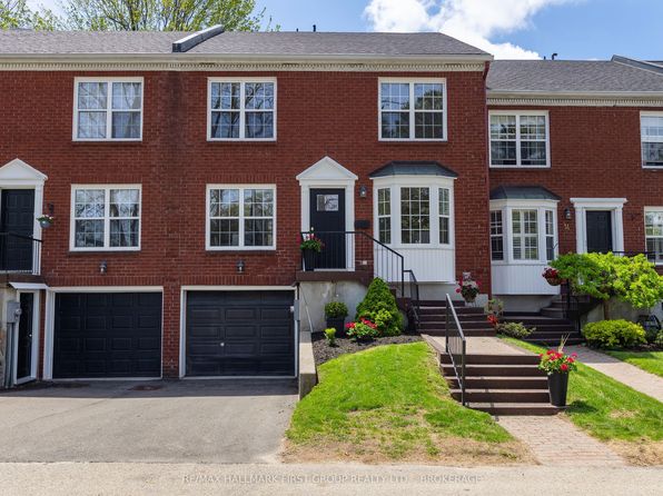 15 Country Club Pl, Brockville, ON K6V 6T7