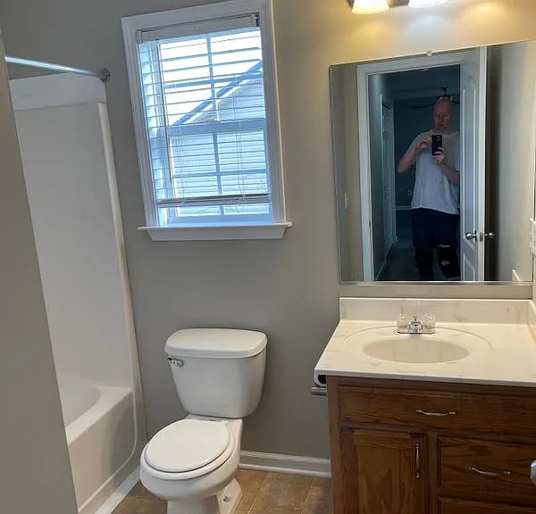 1604 Baucom Dr — Photo 9