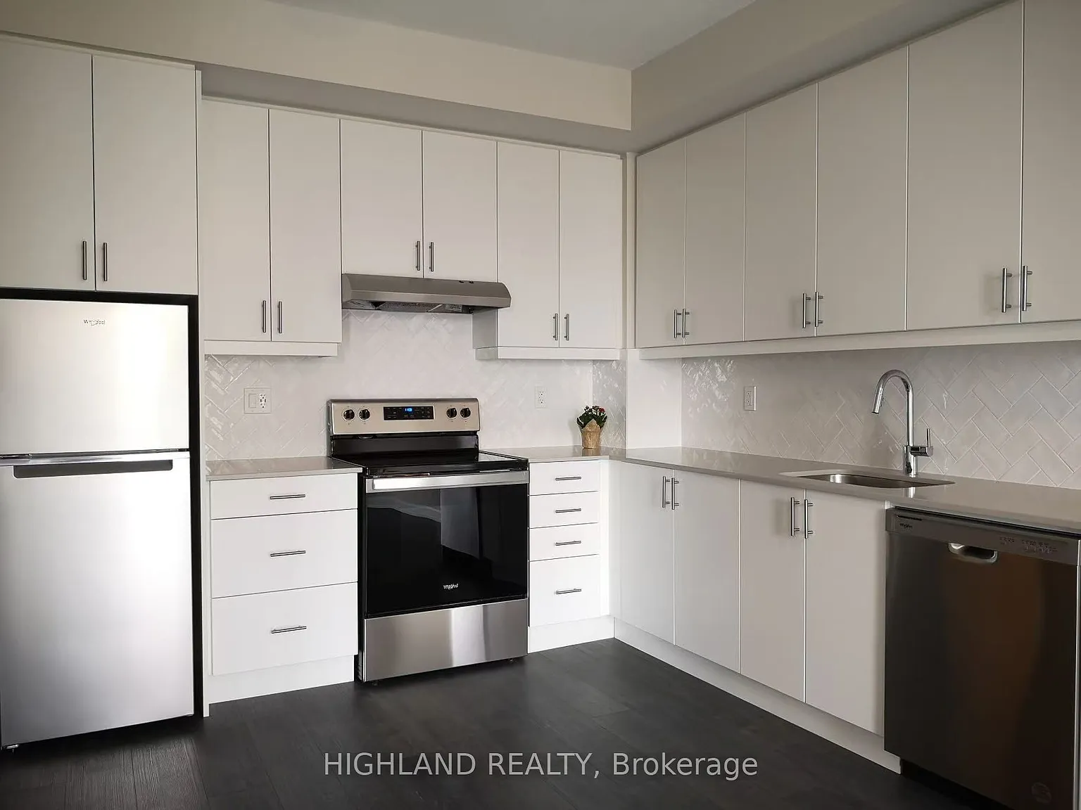 1 bed, $2,300 — Photo 4