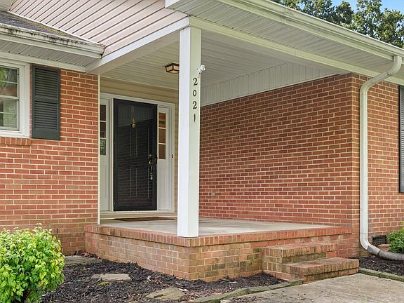 2nd image of 2021 Fox Run Rd
