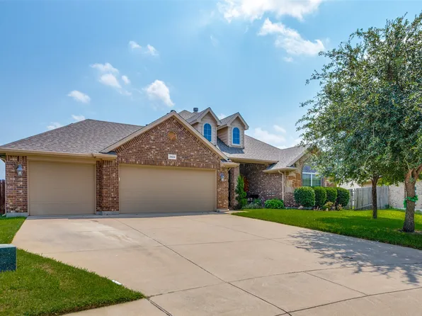 2424 Silverthorn Ct, Fort Worth, TX 76177