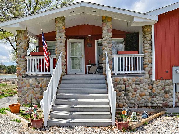 3rd image of 4018 Lakeview Dr