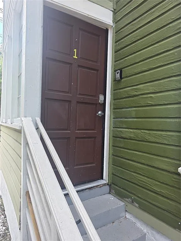 2 bed, 1.0 bath, 820 sqft, $2,095 — Photo 2
