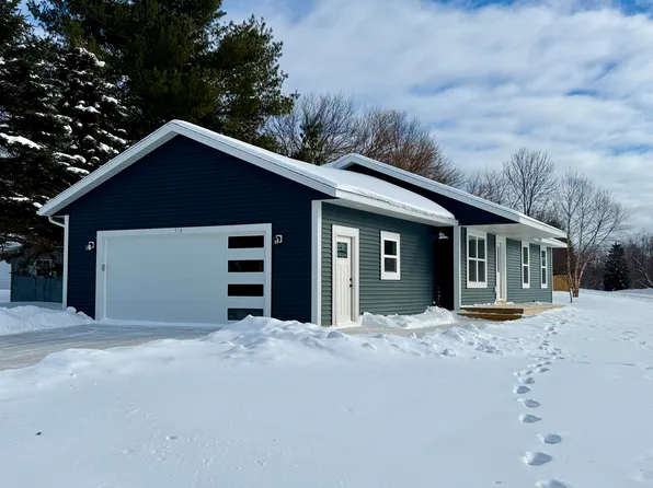 518 S Sullivan Ave, Fremont, MI 49412