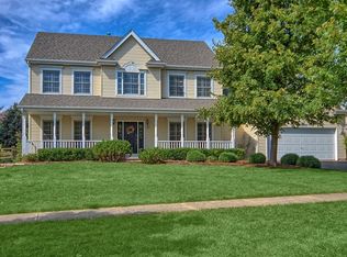 N698 W Curtis Sq, Geneva, IL 60134