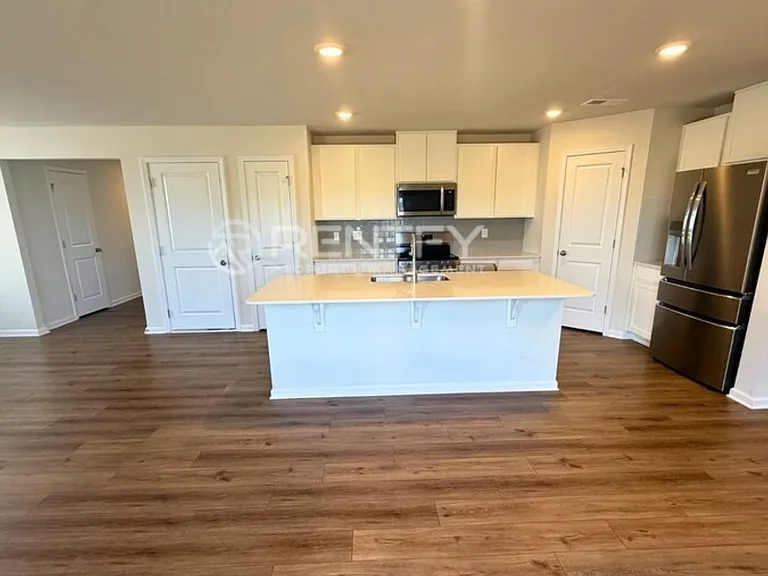 2802 Legacy Ridge Ln — Photo 5
