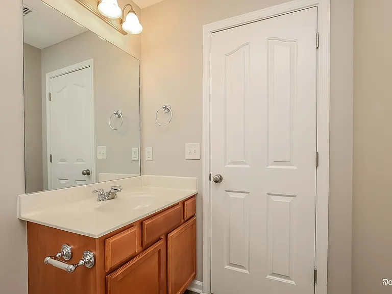 1424 Priestshore Bay — Photo 11