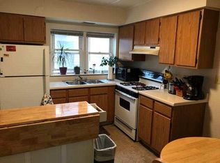 257 E 1st St APT 2, Elmhurst, IL 60126