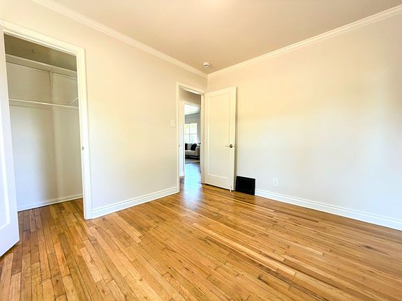 4th image of 964 E Lorraine Ave
