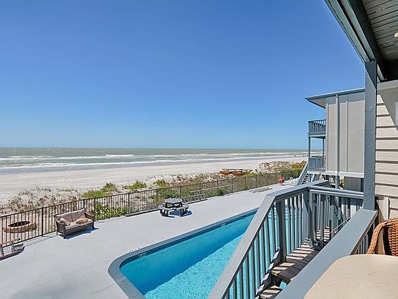 3rd image of 19020 Gulf Blvd APT 3