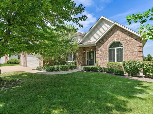 2073 Westover Rd, North Aurora, IL 60542