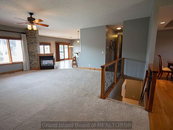 4th image of 3124 Laramie Dr