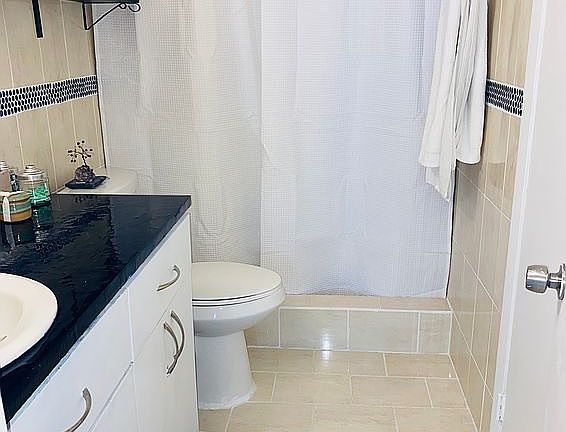 5th image of 12105 NE 6th Ave APT 303
