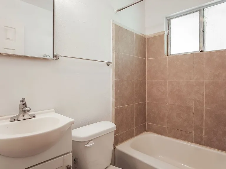 4633 S 33rd West Ave — Photo 6