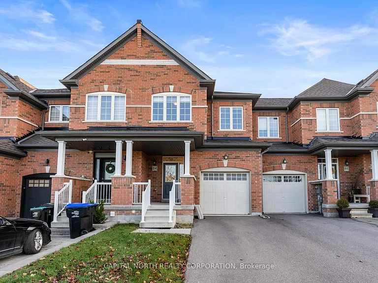 84 Fortis Cres — Photo 2