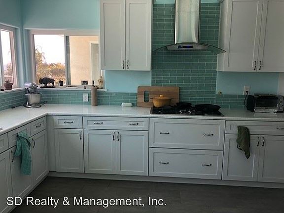 4th image of 4715 Huron Ave
