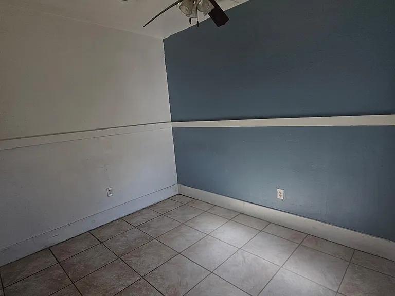 409 E Kerr Ave — Photo 6