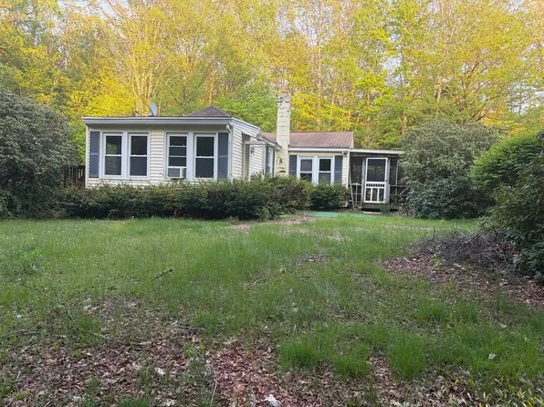 11 S Chesterfield Rd, Goshen, MA 01032