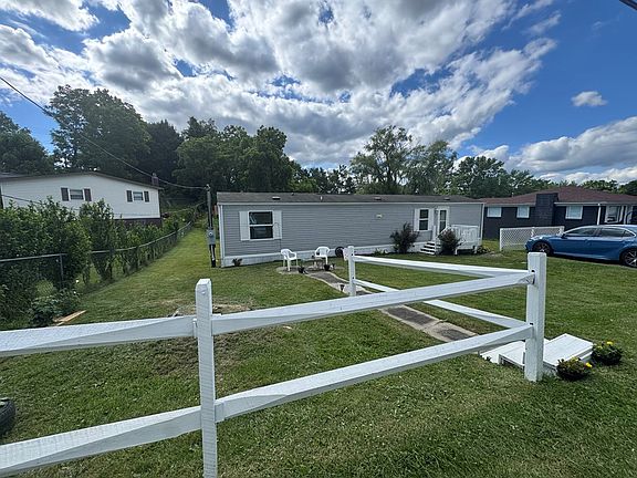 5th image of 463 Bailey Ave